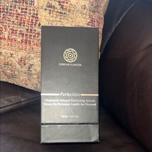 Forever Flawless Diamond Infused Perfecting Serum
